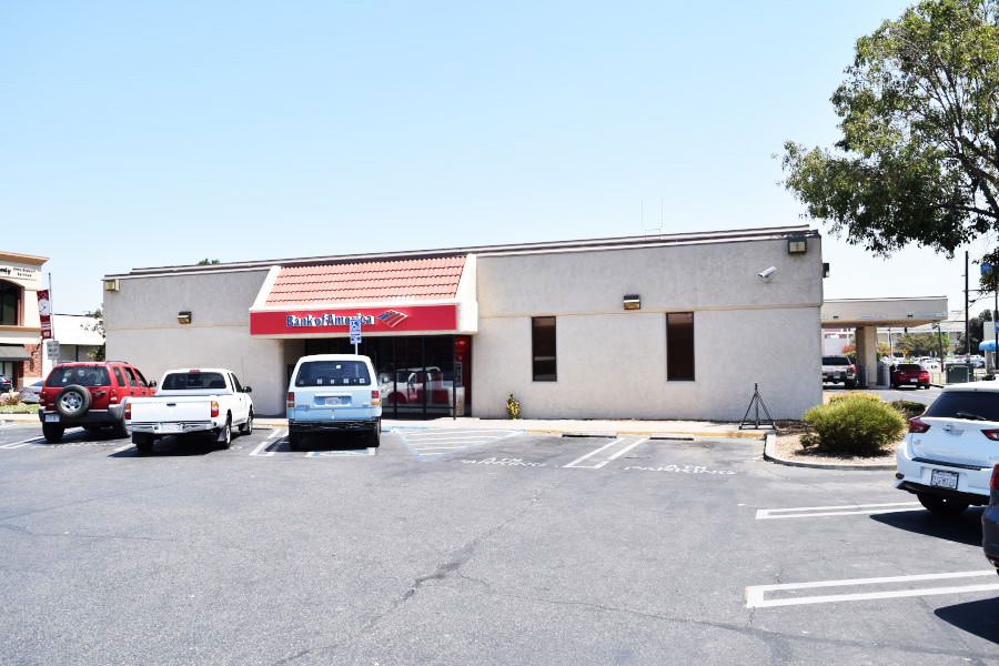 Bank of America-Hanford, CA: 180 N Redington St, Hanford, CA 93230